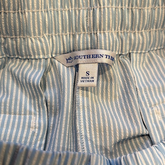 Southern Tide Neeley Brrr Skip Stripe Performance Short - Picture 5 of 6